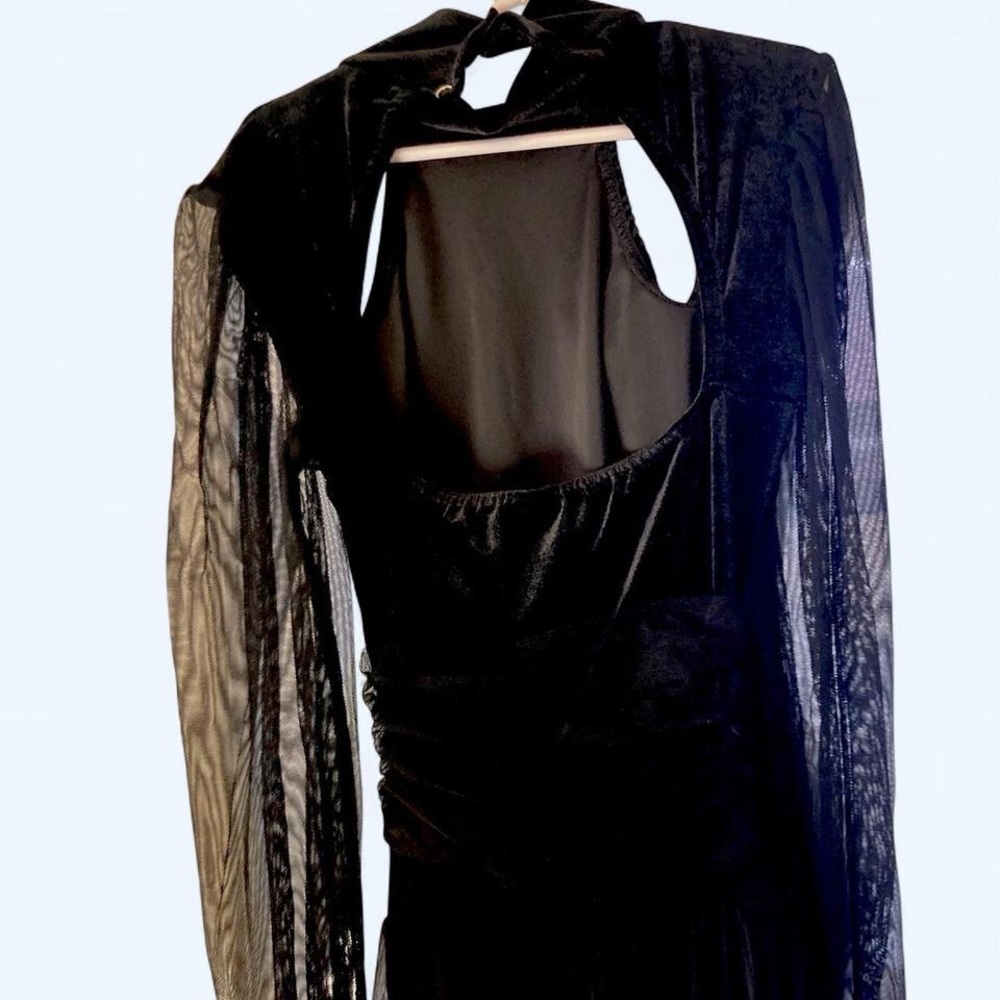 Black velvet jumper with sheer sleeves, skirt and rhinestone detail 20in waist - Picture 2 of 7